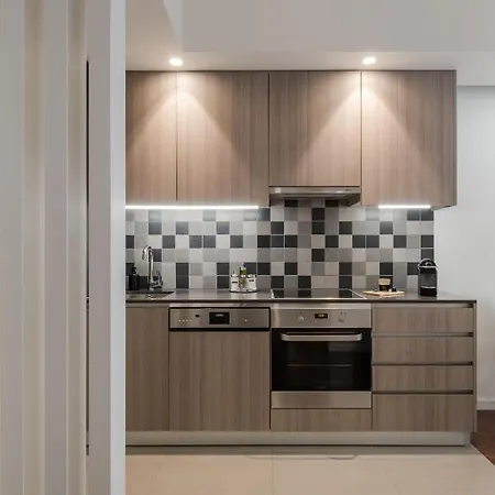 Апартаменты Casa Boma - Brighting With Spacious Terrace - Alvalade Iii *