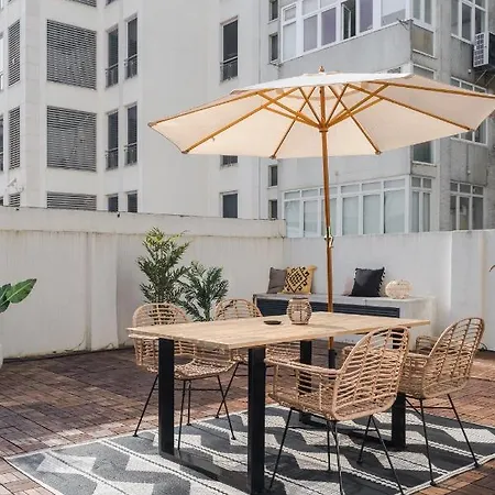 Casa Boma - Brighting With Spacious Terrace - Alvalade Iii 아파트